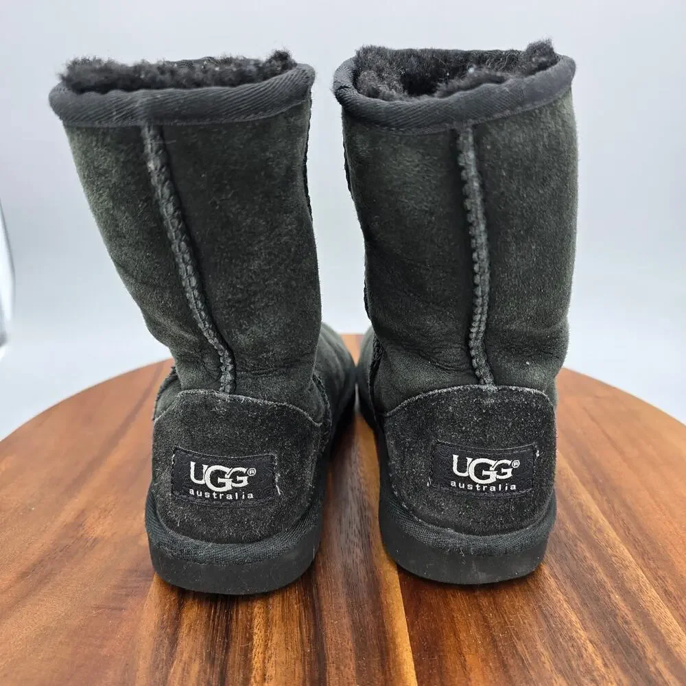 UGG Classic Boots Youth Kids 1 Black Sheepskin Suede Lined Pull On Winter Bootie